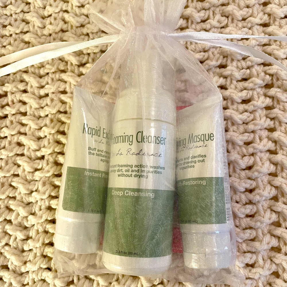 La Radiance 3 piece facial kit. NWOT